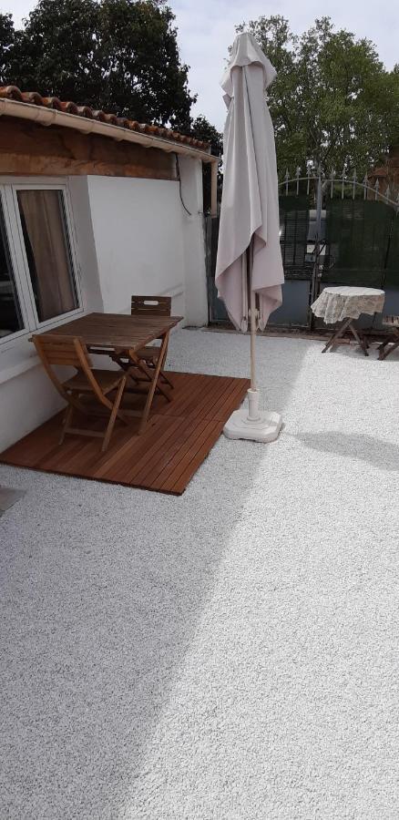 Petit Studio Independant Dans Jardin Avec Parking Et Portail Electrique Marseille Exteriör bild